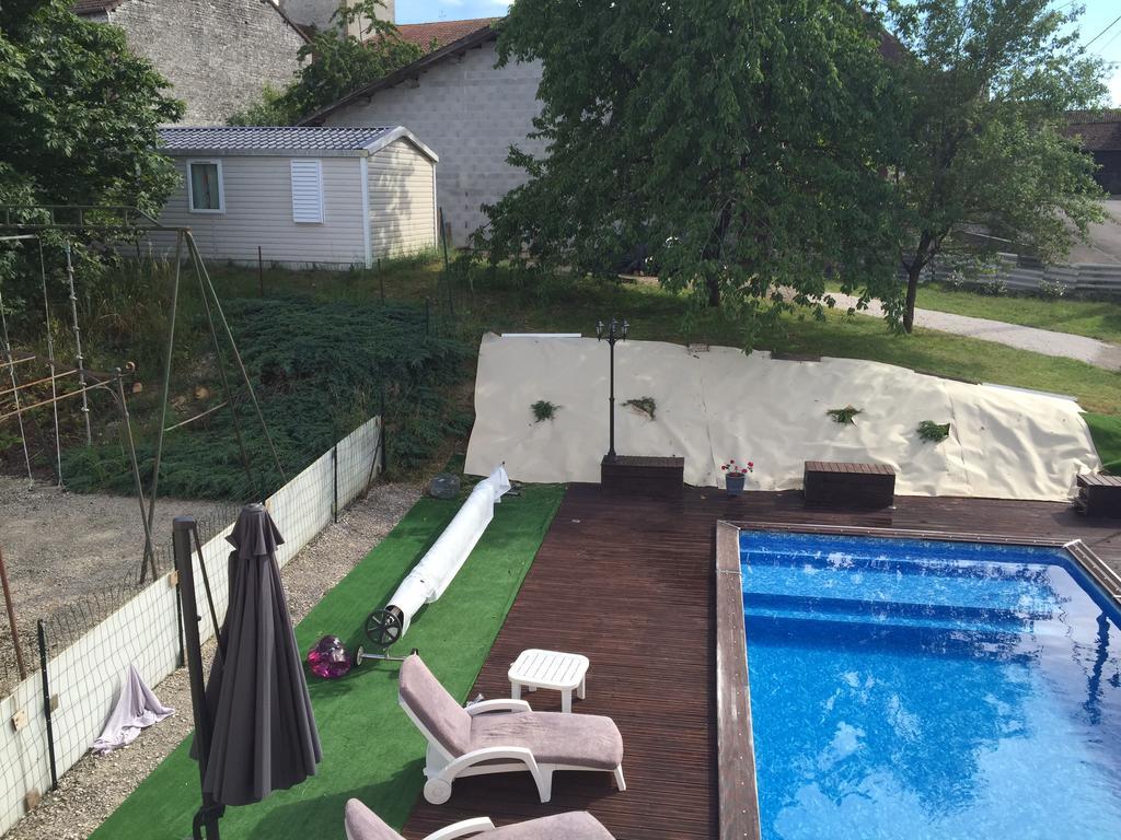 Au Repos De La Blaise Pension Buitenkant foto