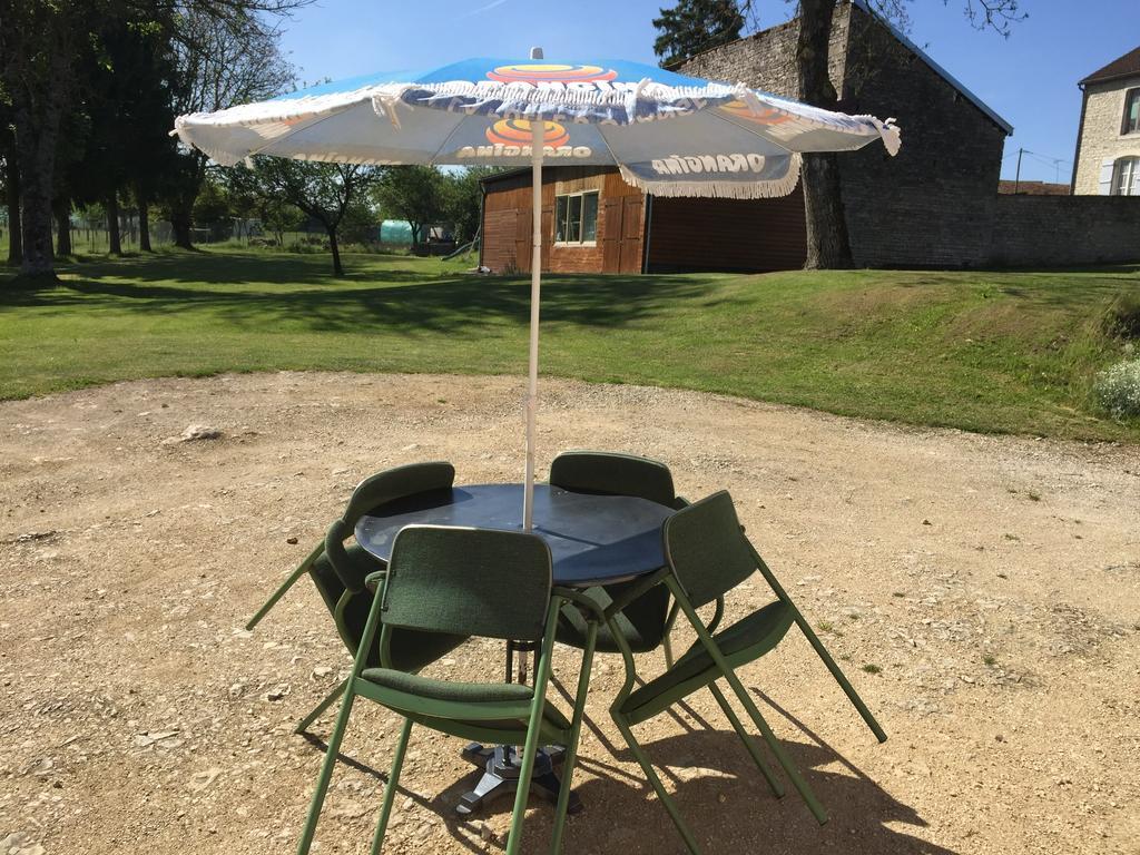 Au Repos De La Blaise Pension Buitenkant foto