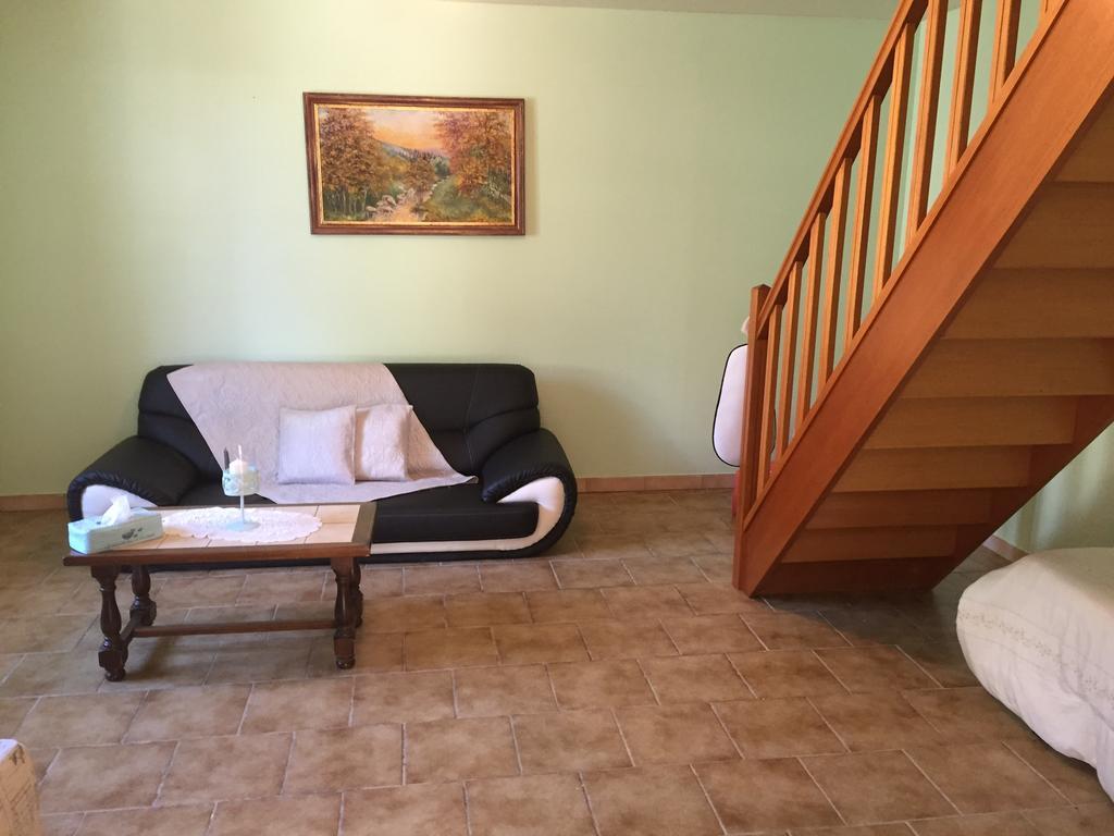 Au Repos De La Blaise Pension Buitenkant foto
